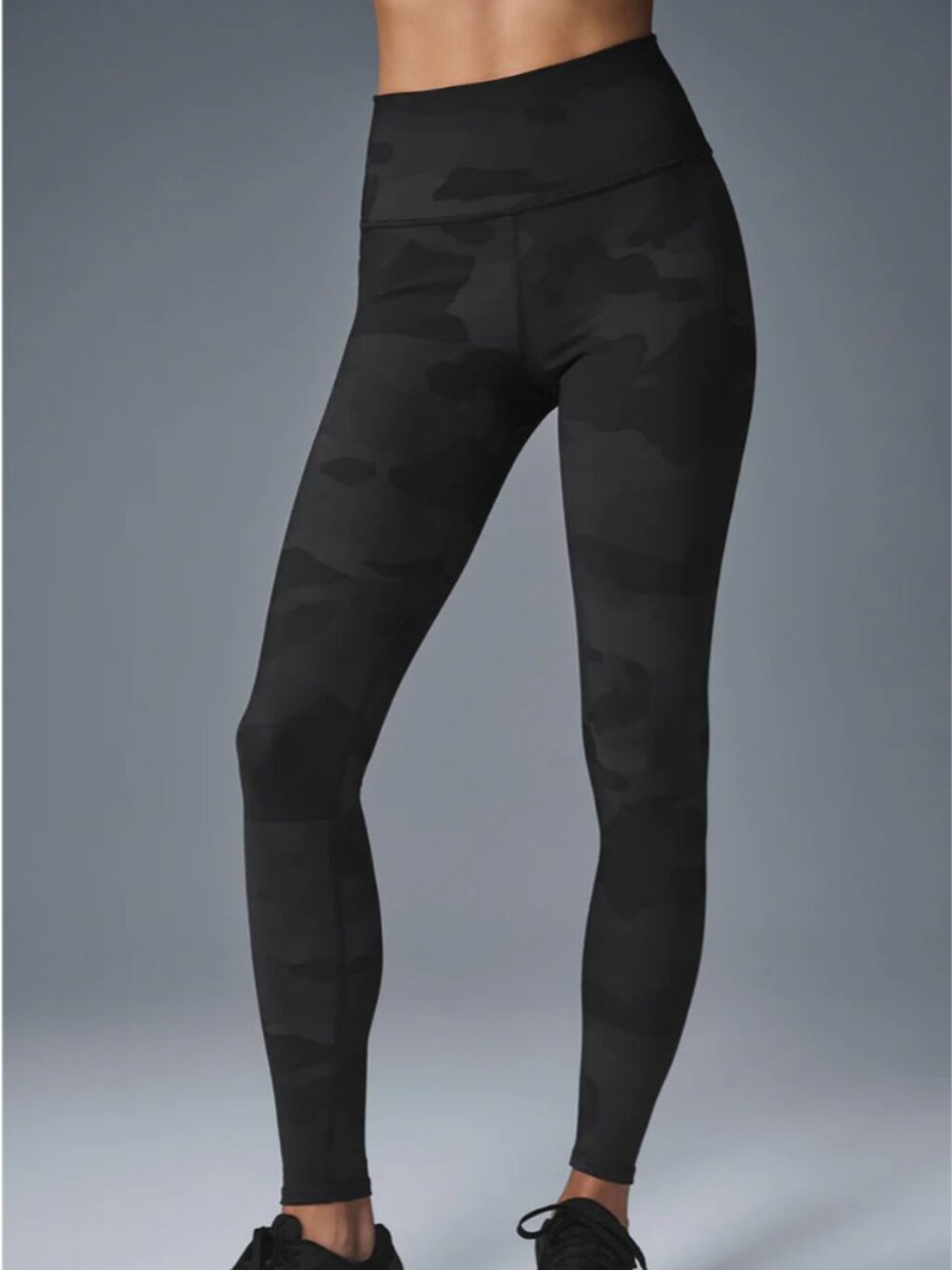 Alo High-Waist Camo Vapor Legging in Black Camouflage
